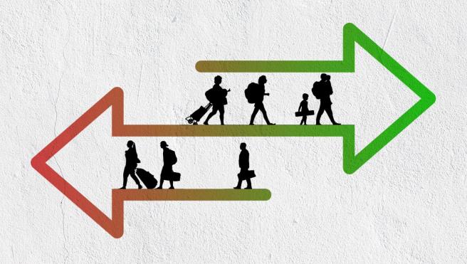 graphic of two arrows pointing in opposite directions