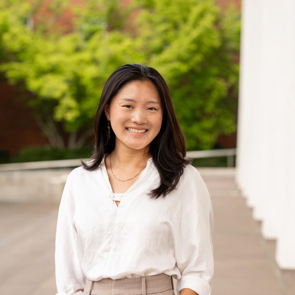 Lauren Aung headshot