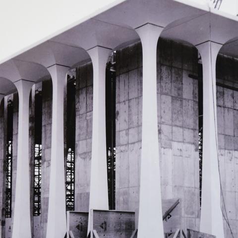 construction of Robertson Hall
