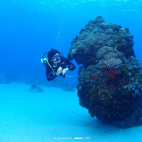 Man scuba diving 